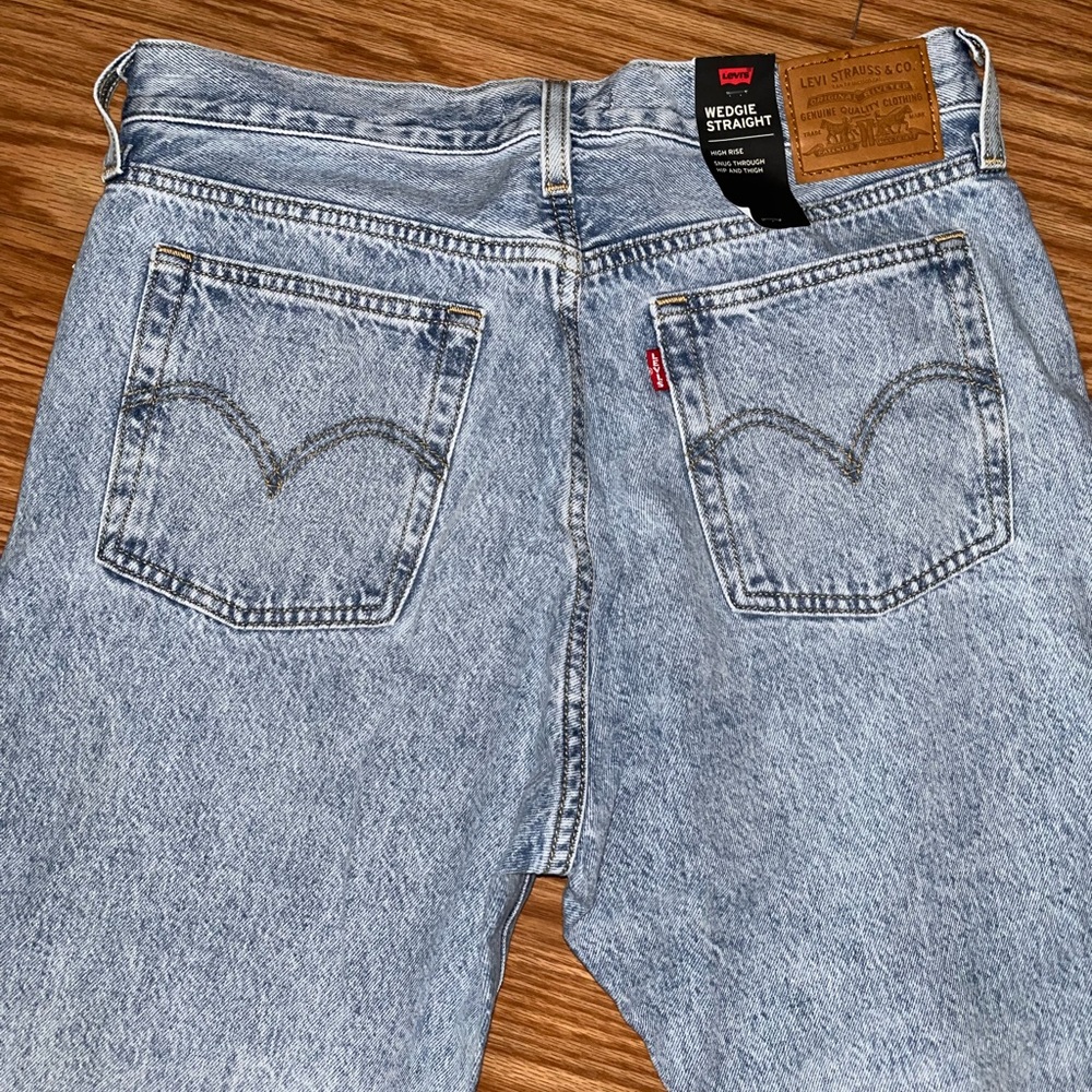 Levi’s NWT Wedgie Straight High Rise - 31x28
